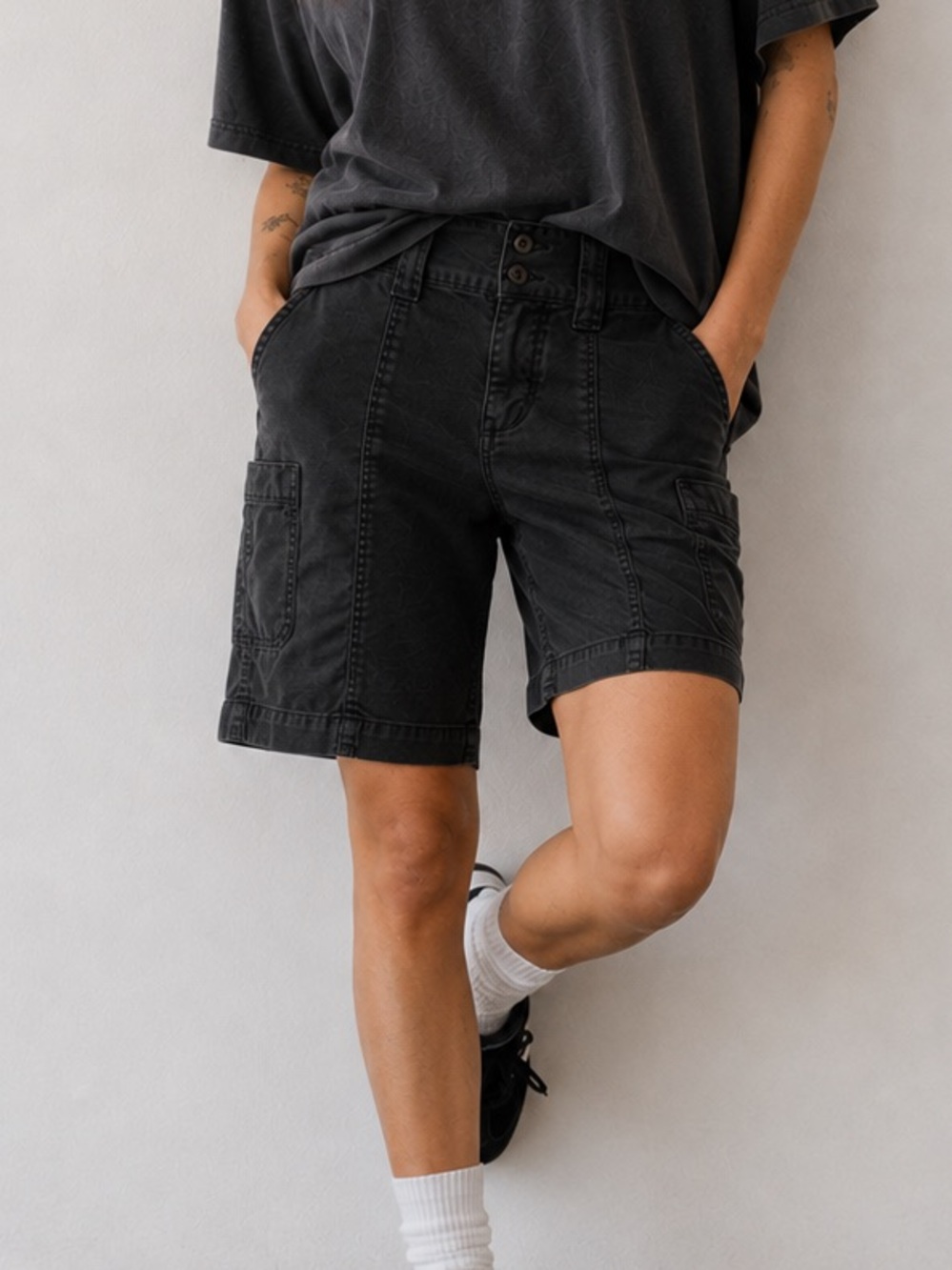 Lee One True Fit Black Cargo Bermuda Shorts Jorts Vintage Size 4 Medium Y2K